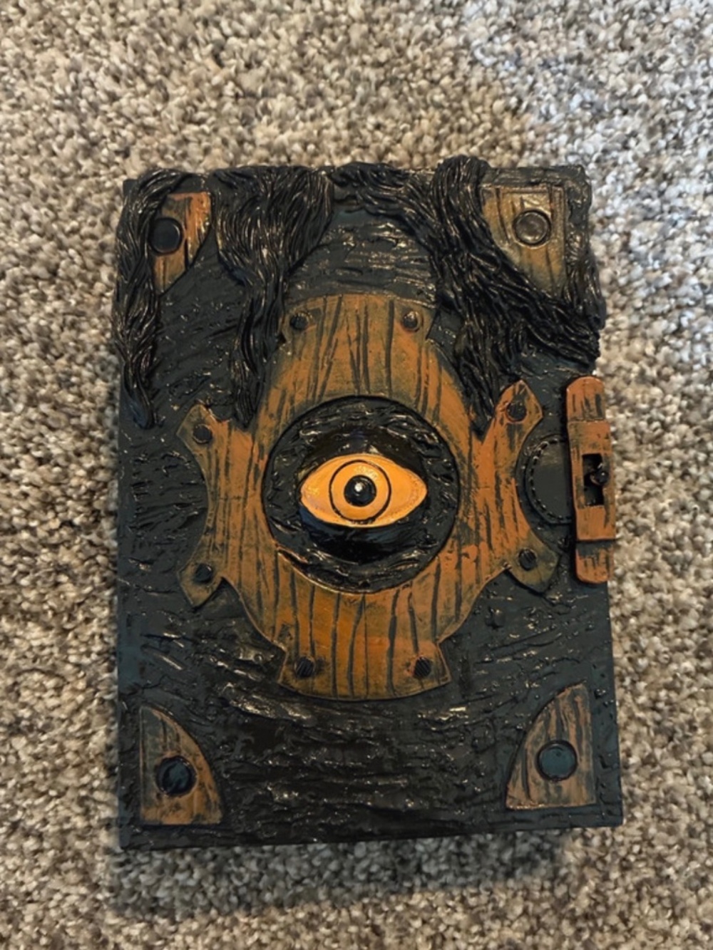 Hocus Pocus Winnie’s Spell Book Decor